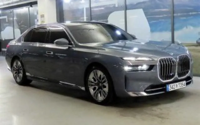 인천중고차거래 7시리즈 (G70) 740i sDrive 디자인퓨어 엑셀런스 매물 사진 2 - 2023/01 71,317km